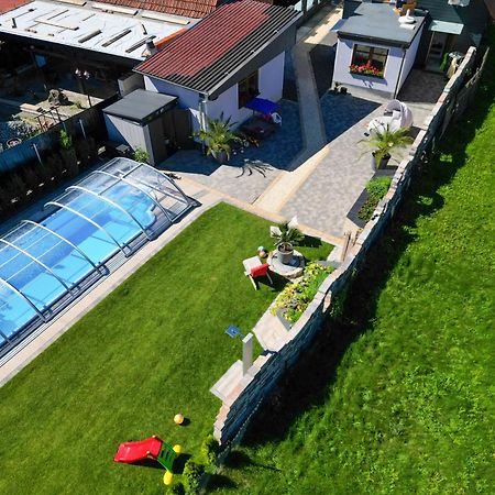 Martinfeld Pension Zur Krone מראה חיצוני תמונה